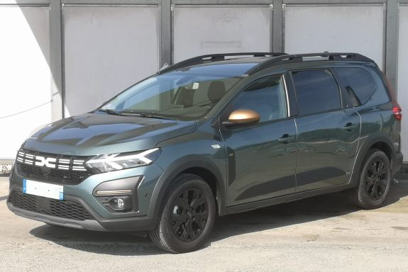 DACIA JOGGER 23 490€