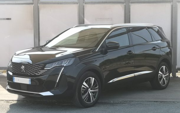 PEUGEOT 5008 26 490€